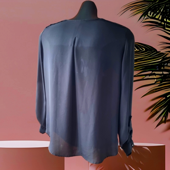 🌟3/$40 Sale!Mix & Match🌟 Dynamite Sheer Flowy Blouse - Picture 2 of 7